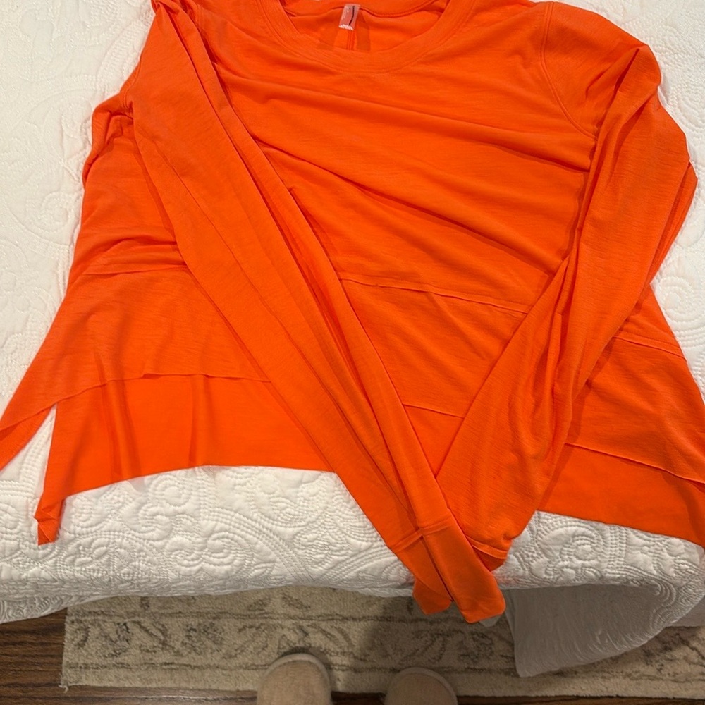 NWOT Tempo Long-Sleeve Tee - Picture 3 of 3